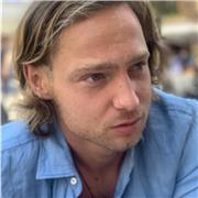 Soutien d’anglais scolaire ou professionnel. Conversions avec différents sujets sur l’actualité, l'histoire, les devoirs etc